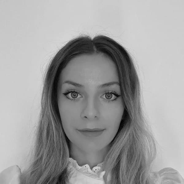 Violeta Vilcu, Medical representative